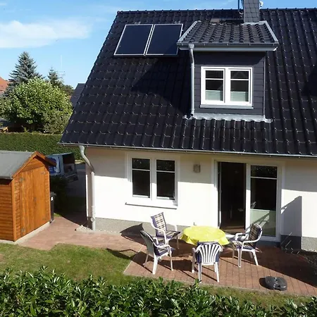 Hanne-hus Holiday home Kuehlungsborn